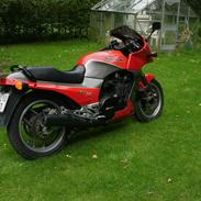 Kawasaki gpz 900 r