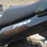 Suzuki GSX-F 750