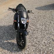 Suzuki gsr 600