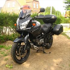 Suzuki DL 650A Black Rhino