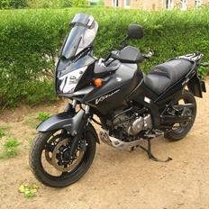 Suzuki DL 650A Black Rhino