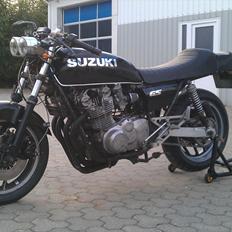 Suzuki GS 750 - Black Bandit