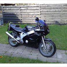Yamaha FZR 600