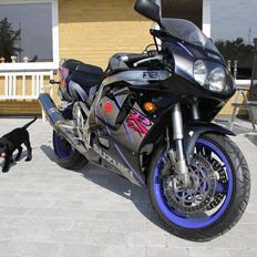 Suzuki gsxr 750