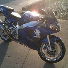Yamaha YZF R1 *solgt*