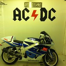 Suzuki gsx-r 750 srad