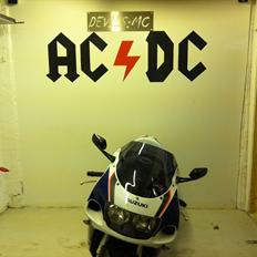 Suzuki gsx-r 750 srad