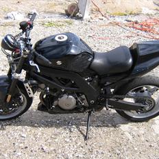 Suzuki SV1000 K7 Baneged