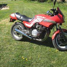 Suzuki GSX 750 ESD