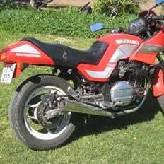 Suzuki GSX 750 ESD