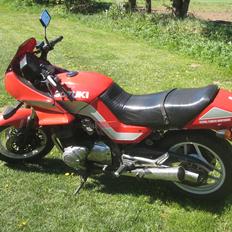 Suzuki GSX 750 ESD