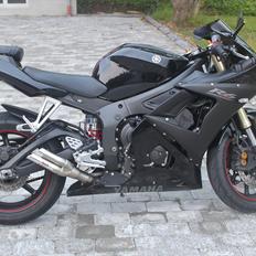 Yamaha YZF R6 05 model