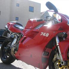 Ducati 748