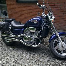 Honda VF 750 C "Magna" (RC43)