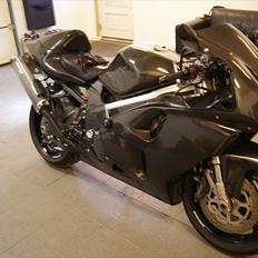 Suzuki TL1000R Carbon