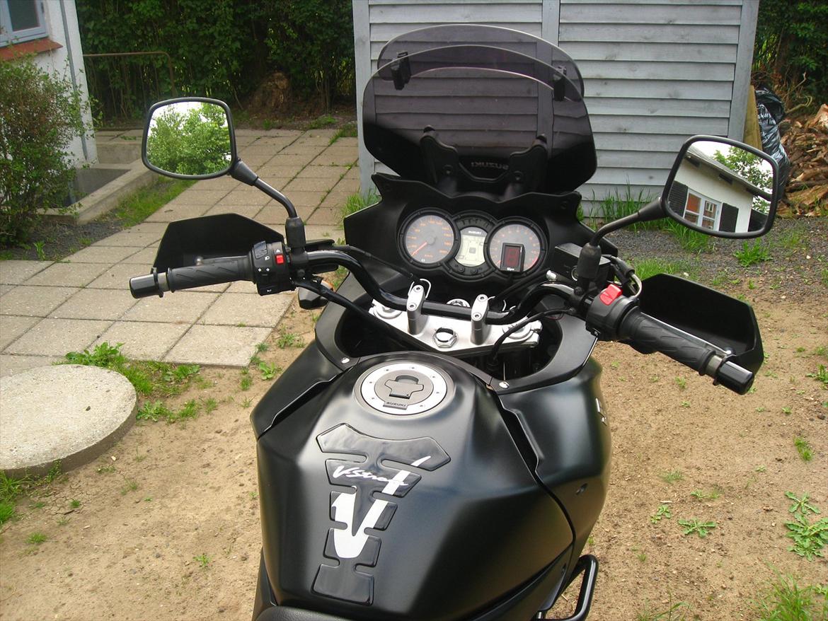 Suzuki DL 650A Black Rhino billede 5