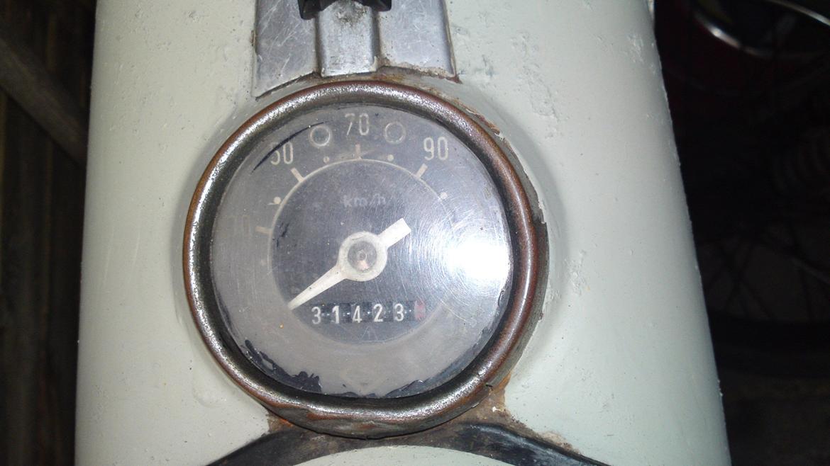 MZ ES 150, Svinet  - Her ses det rigtige gamle speedometer.
Det er det originale speedometer til svine modellerne.  billede 11