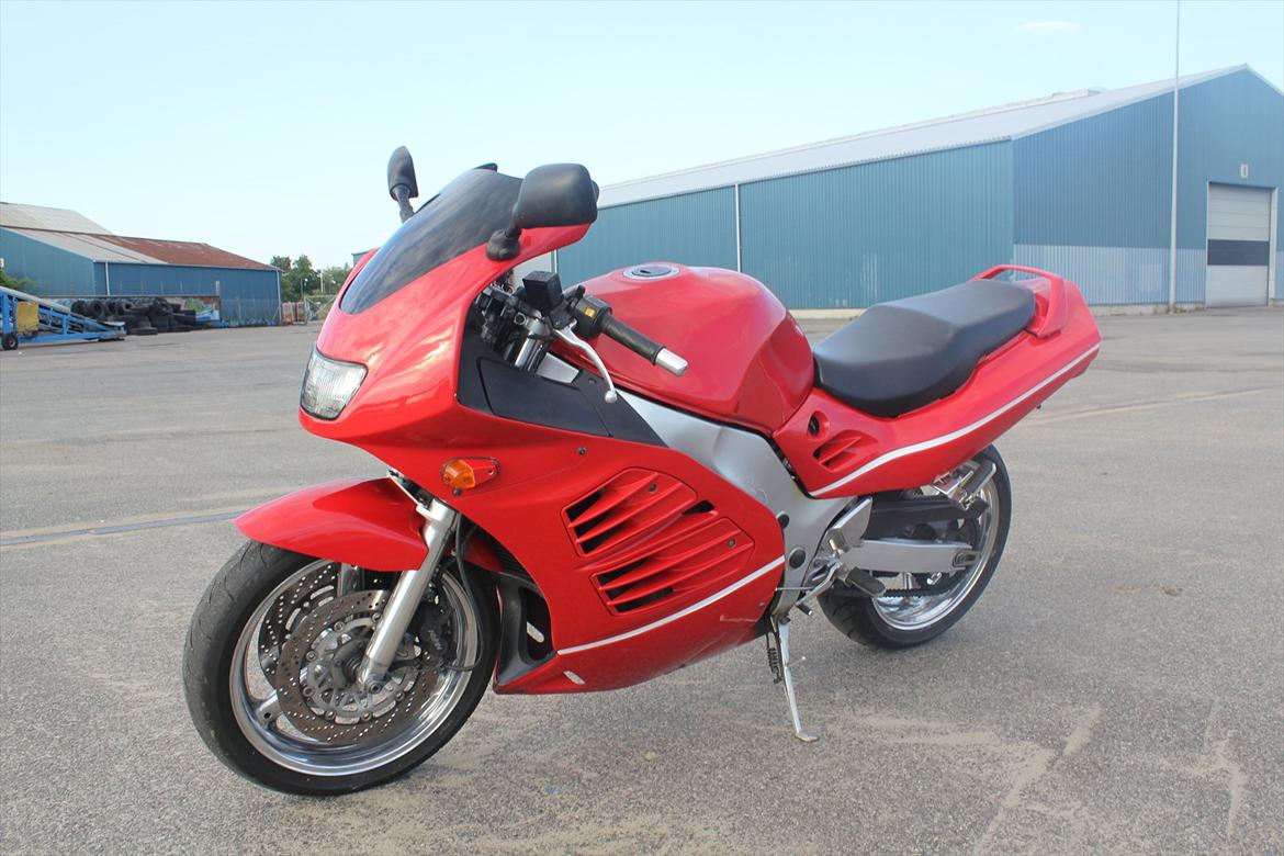 Suzuki RF900R billede 14