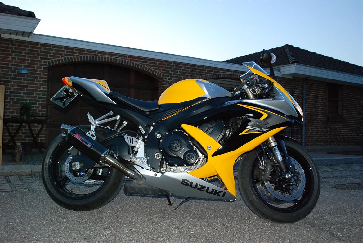 Suzuki gsx r600 k8