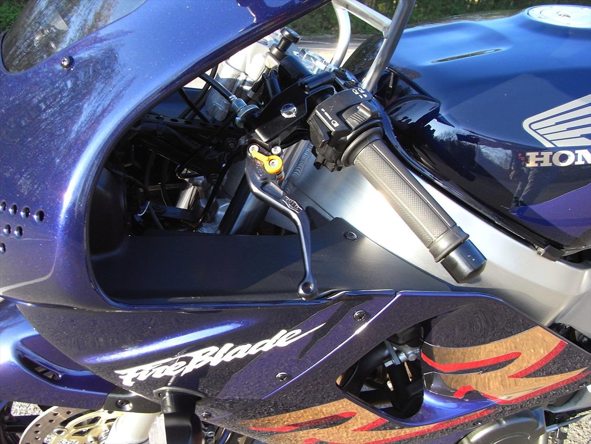 Honda CBR 900 RR Fireblade "Solgt" billede 4
