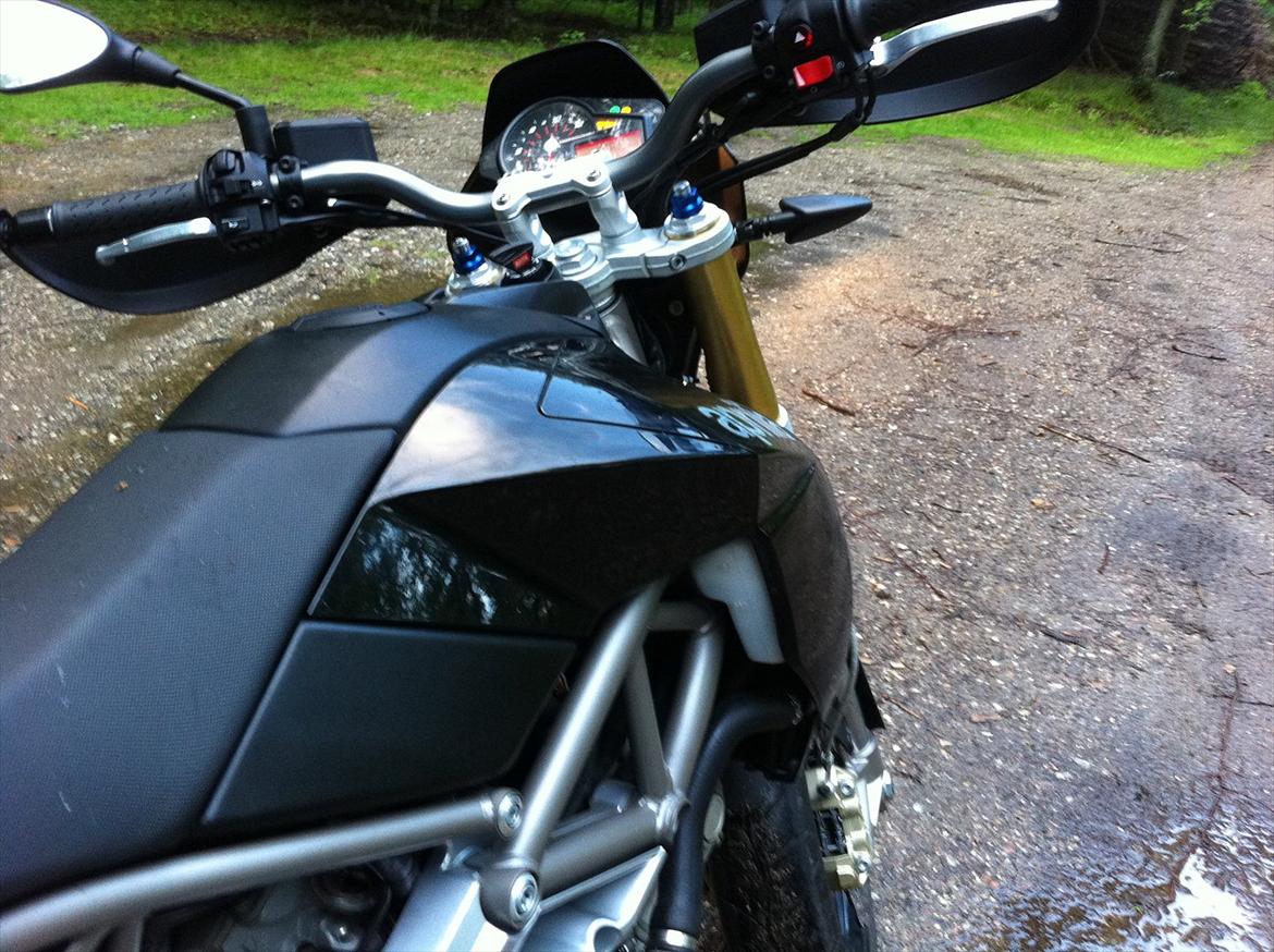 Aprilia Dorsoduro billede 4