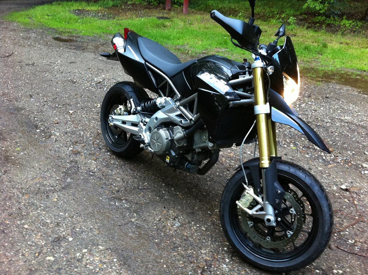 Aprilia Dorsoduro billede 6