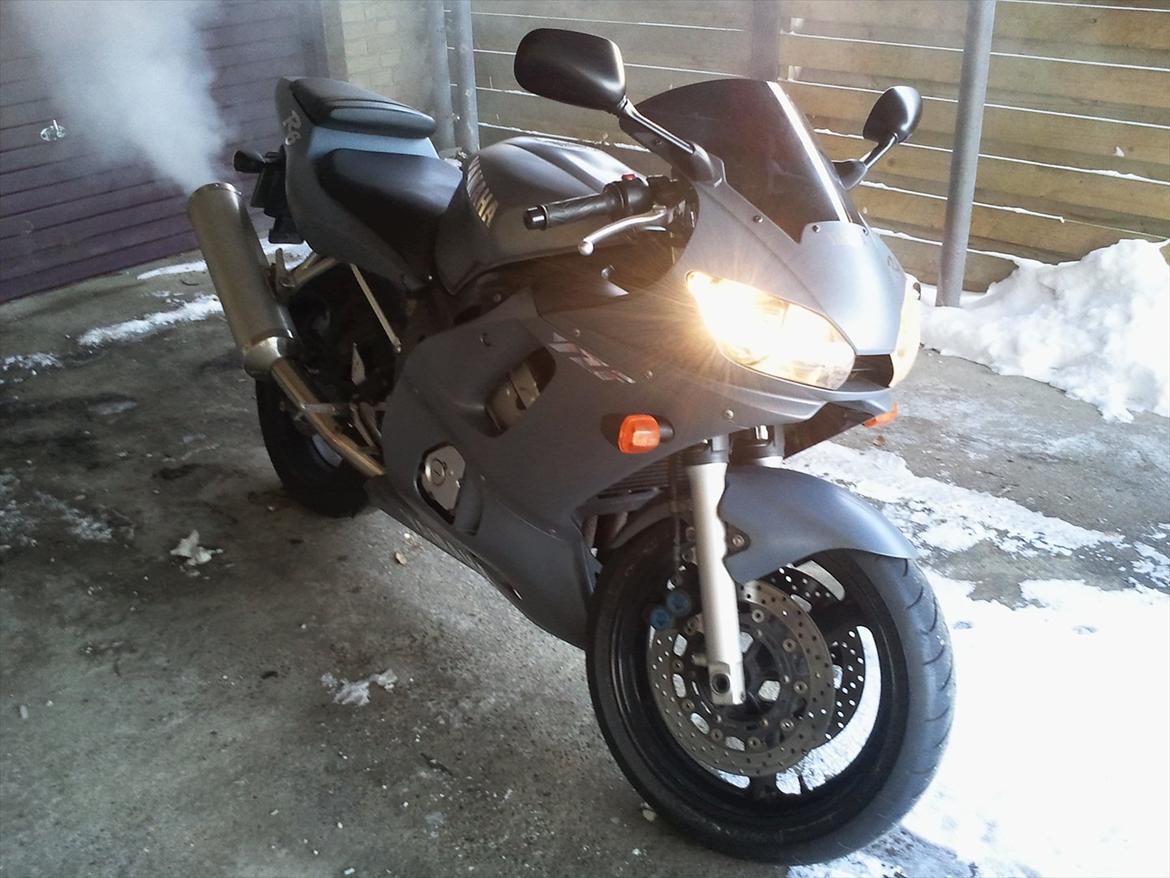 Yamaha YZF R6 billede 1