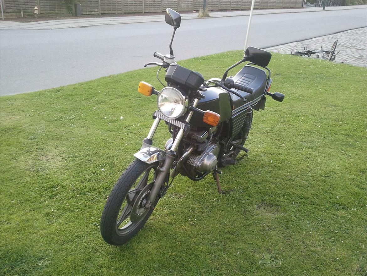 Suzuki GSX 250 billede 4