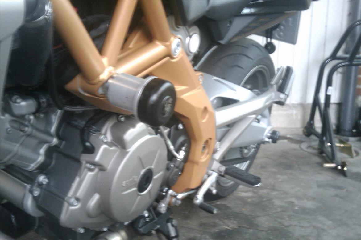 Aprilia SL 750 Shiver billede 4