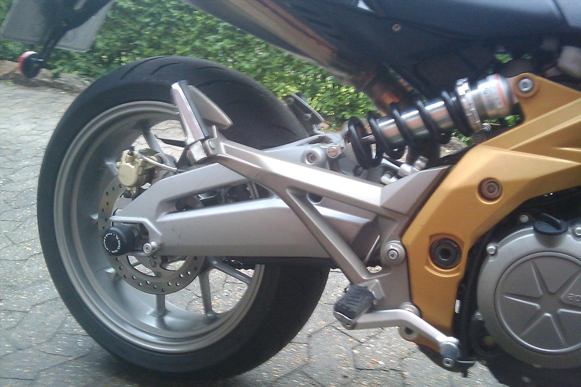 Aprilia SL 750 Shiver billede 6