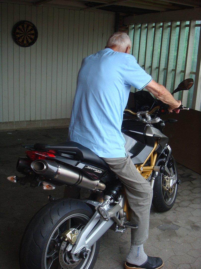 Aprilia SL 750 Shiver - Gamle mand men benzin i blodet  billede 15