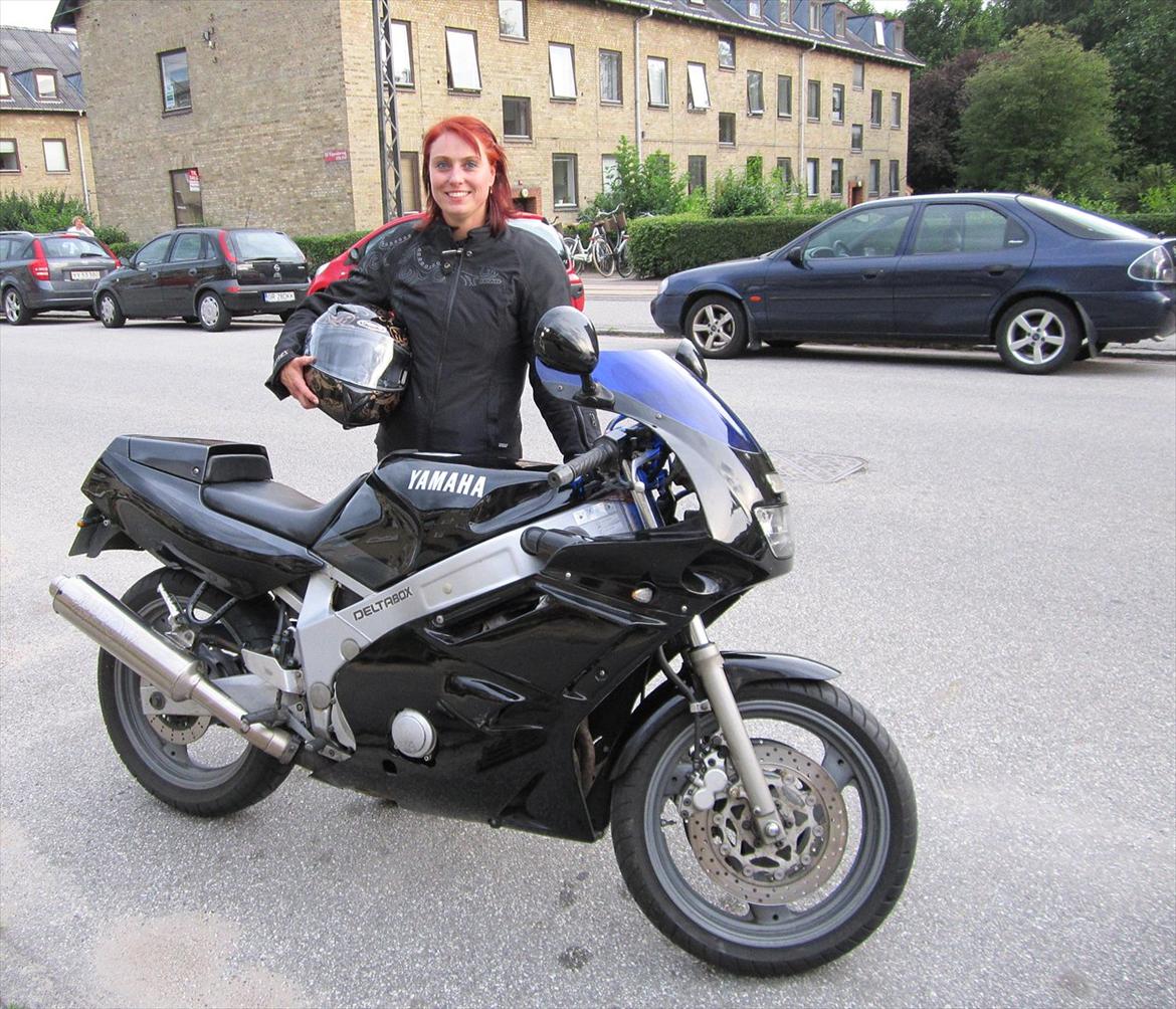 Yamaha FZR 600 billede 2