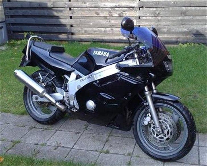 Yamaha FZR 600 billede 5