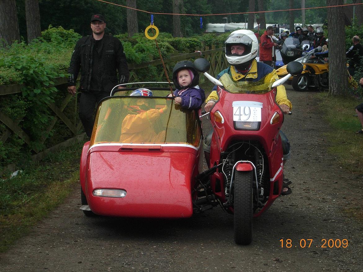 BMW k100 - Børnetræf og lidt ringridning i regn, men sjovt. (Solgt) billede 6