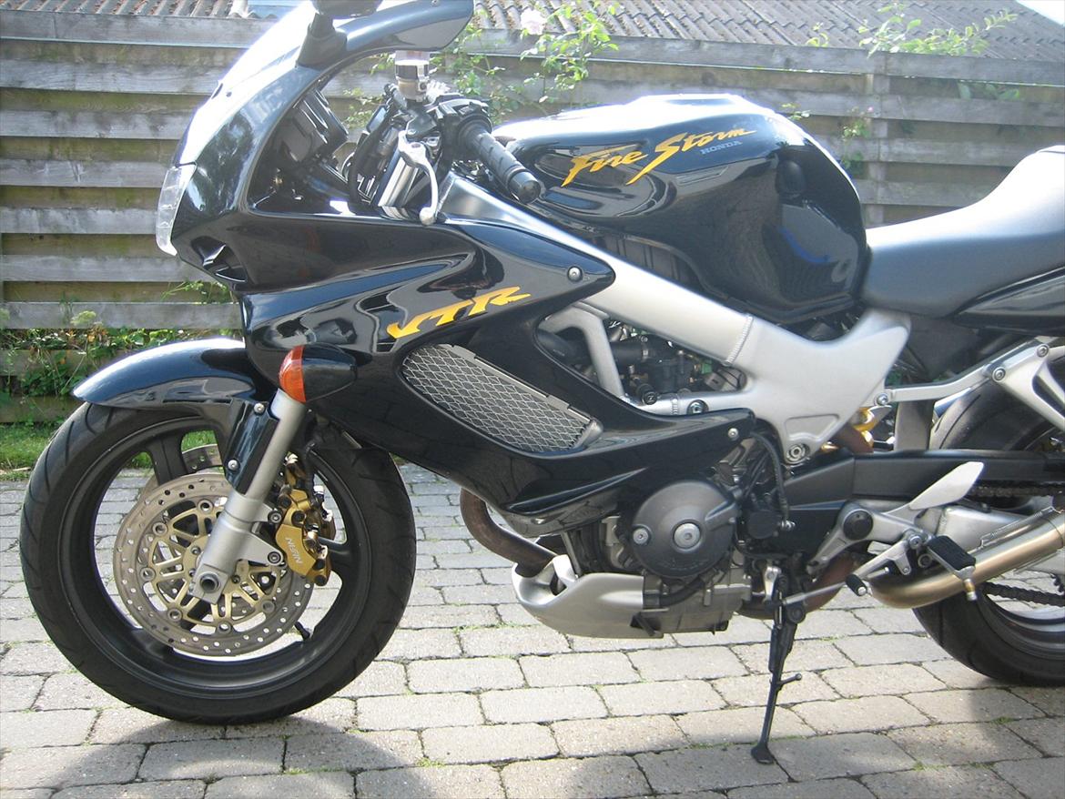 Honda VTR 1000 F - (solgt) billede 7