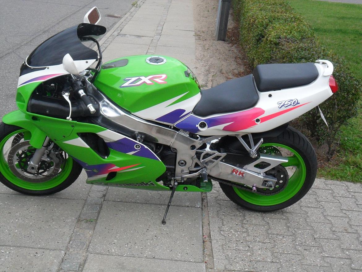 Kawasaki Zxr 750/900 solgt. - Taget i juli månede 2011. billede 3