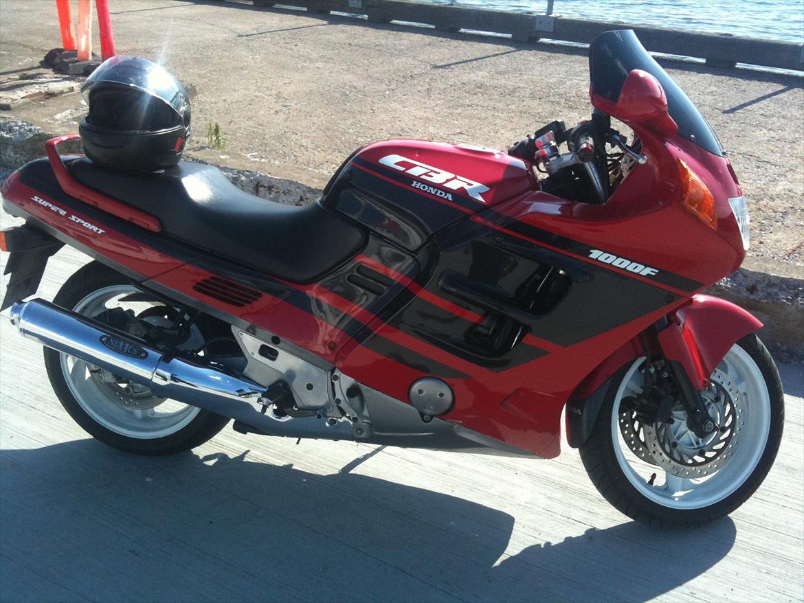 Honda CBR 1000F SC24 - Med de høje benzinpriser, er der langt imellem mine lange MC rejser. Så må jeg køre rundt i Danmark imens...Sommer 2011. billede 4