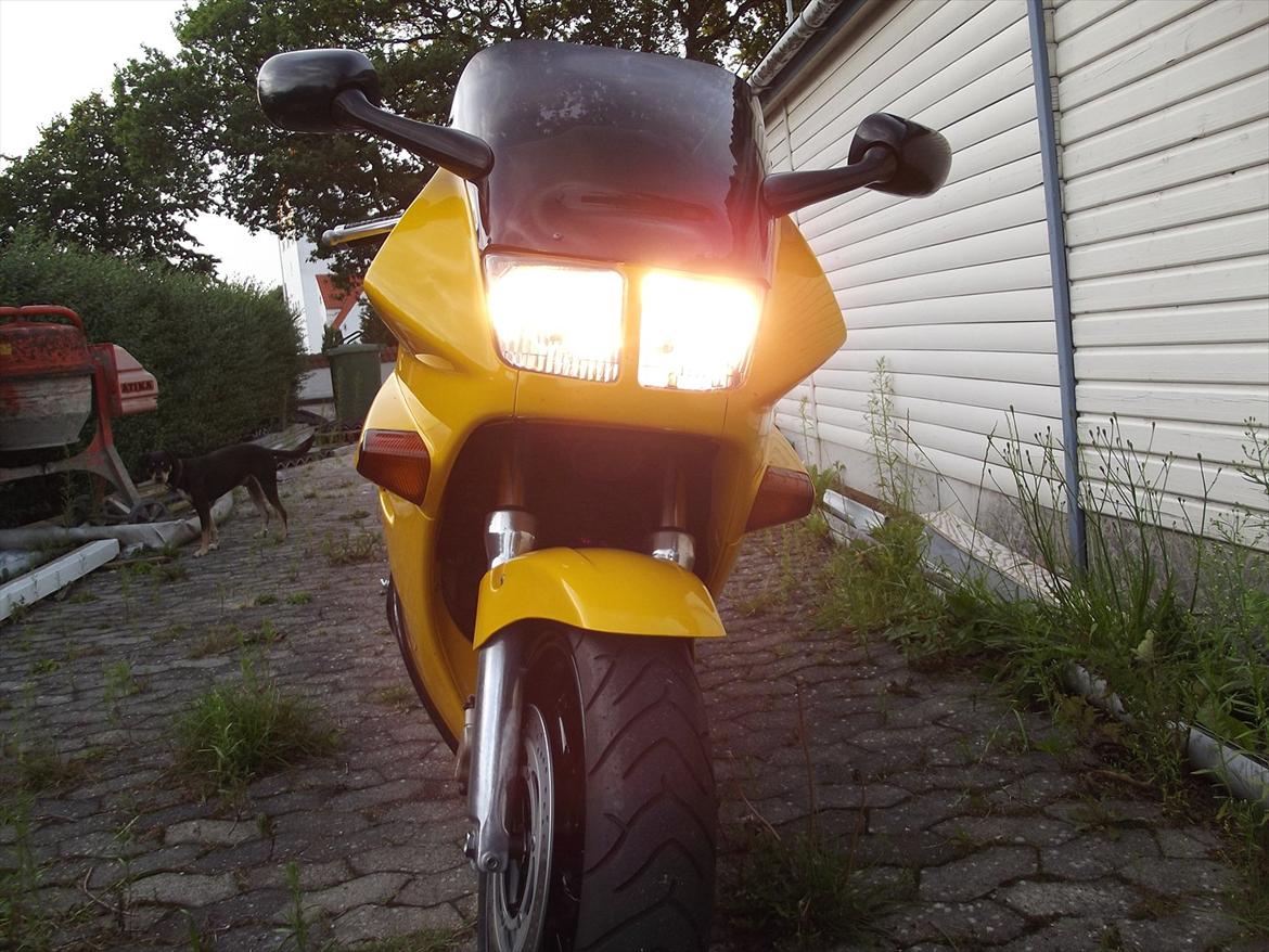 Honda VFR 750 F billede 3