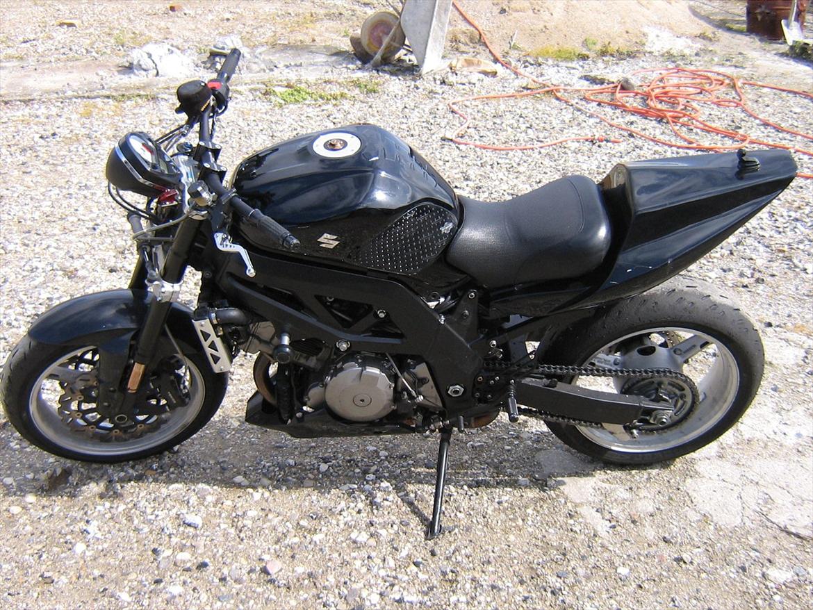 Suzuki SV1000 K7 Baneged billede 3