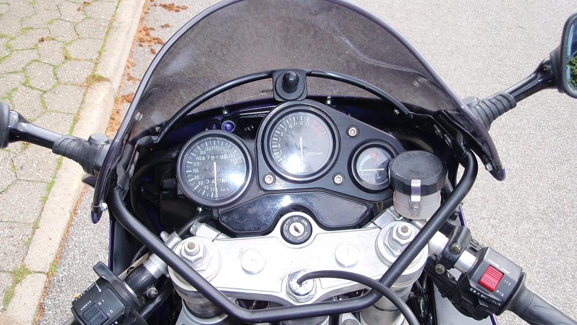 Suzuki GSXR 750 W - GSXR instrumentering.
2011 billede 16