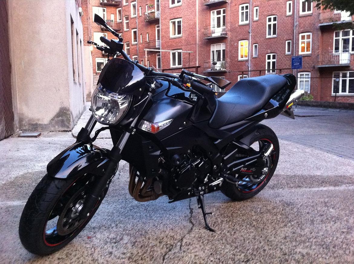 Suzuki GSR 600 billede 1