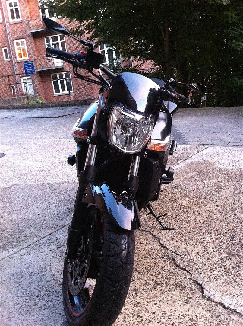 Suzuki GSR 600 billede 3