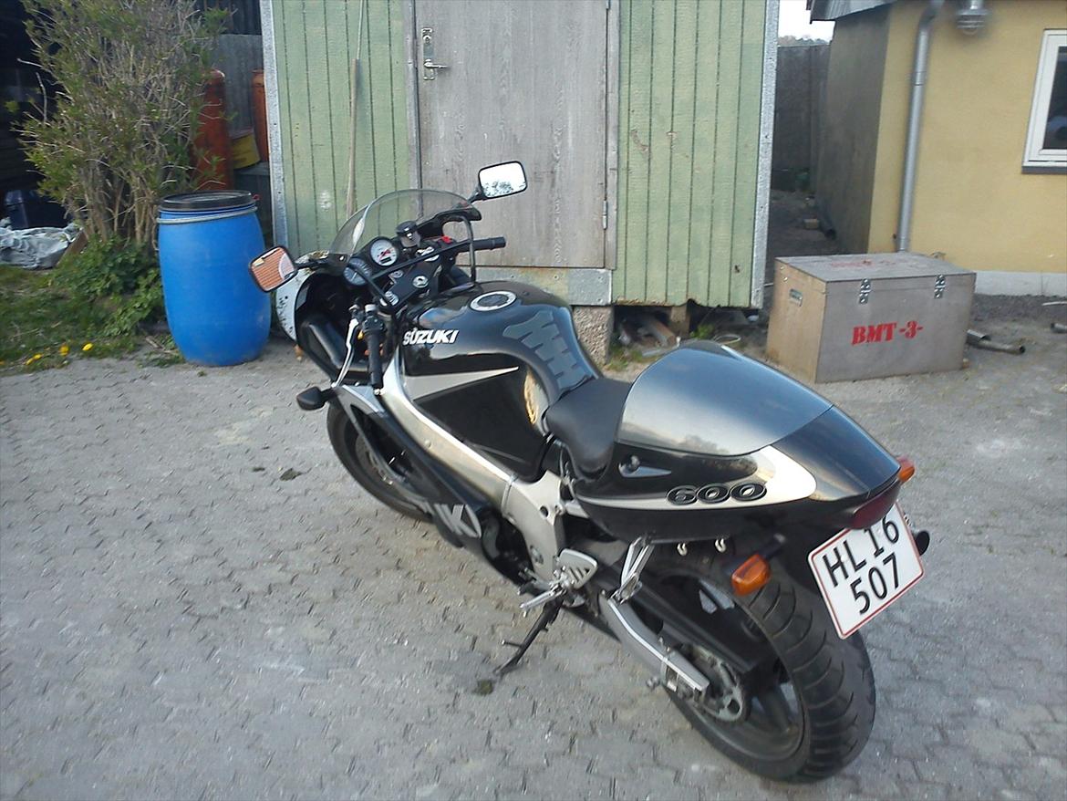 Suzuki Gsxr 600 Srad - Inden ny undertray og blink. billede 12