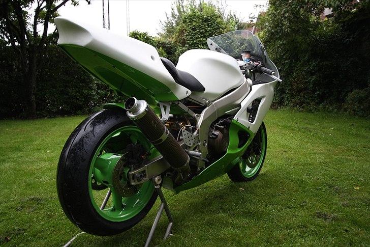 Kawasaki ZX6R Baneracer billede 4