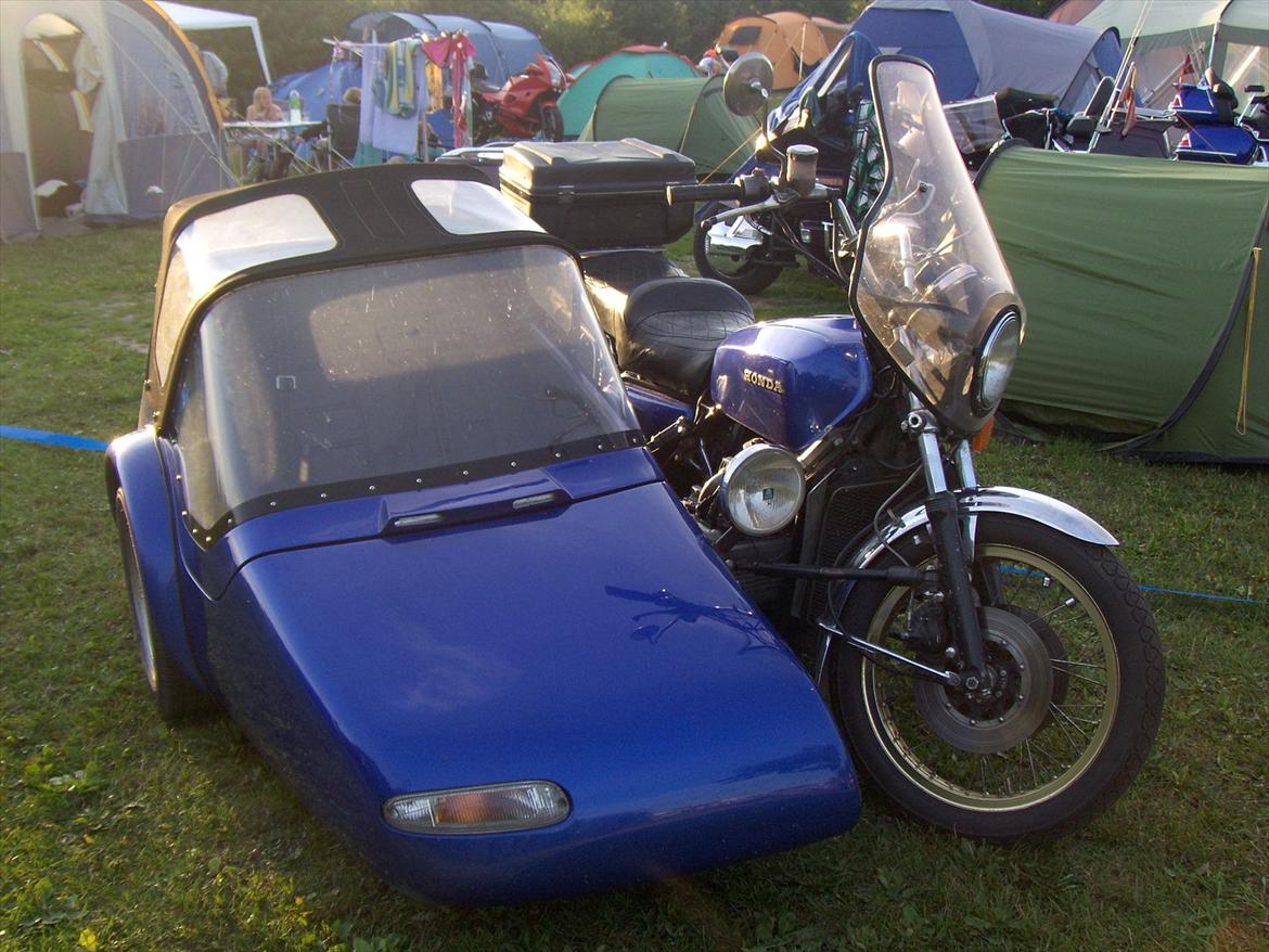 Honda GL 1000 M. Sidevogn - Til Børnetræf 2011, på Urhøj Camping  billede 1