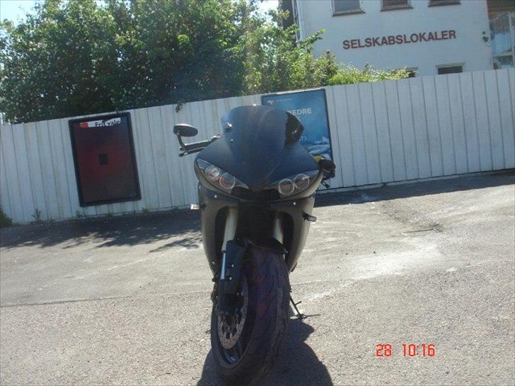 Yamaha R6 billede 12