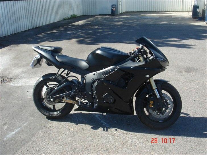 Yamaha R6 billede 14