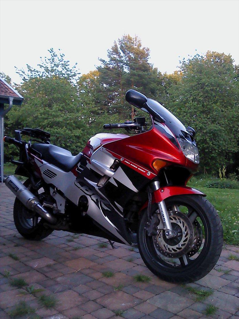 Honda CBR 1000 F - SOLGT - billede 1