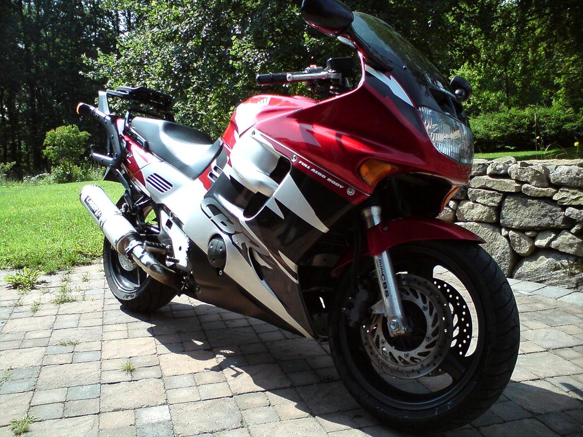 Honda CBR 1000 F - SOLGT - billede 2