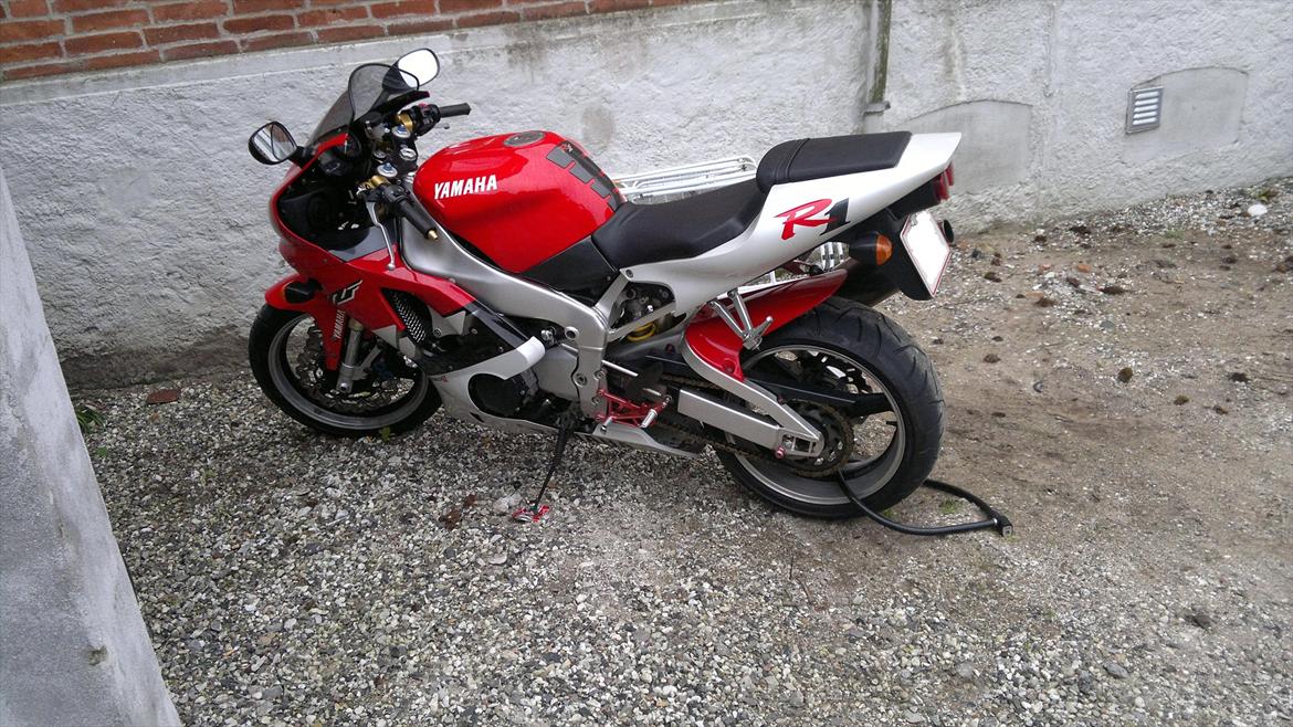 Yamaha YZF R1 billede 8